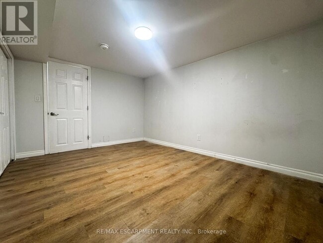 Building Photo - 1328 Sharbot St