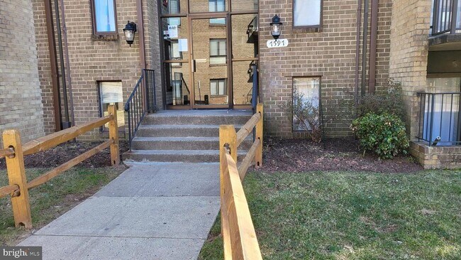 Foto del edificio - 7597 Gales Ct