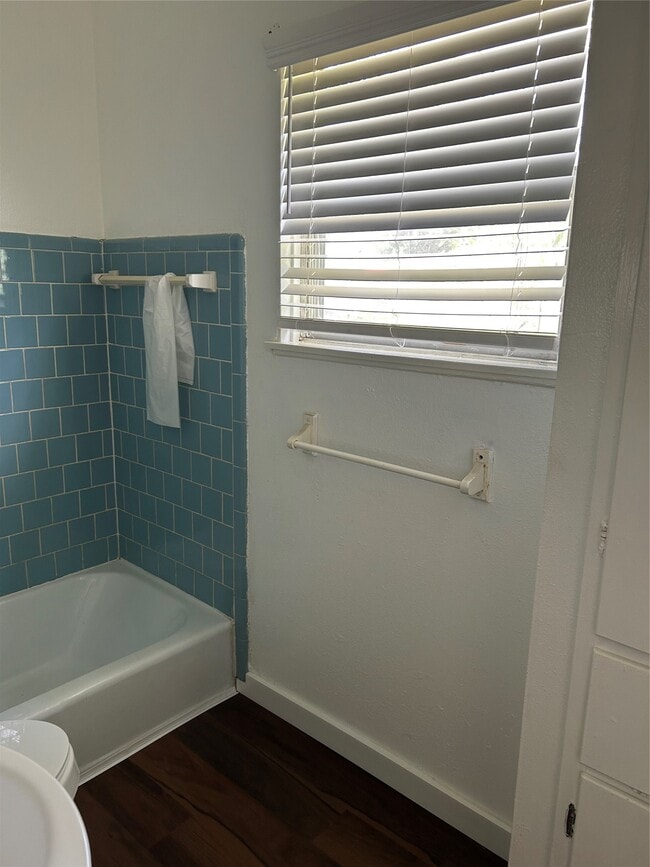 Building Photo - 5522 Thrush Dr