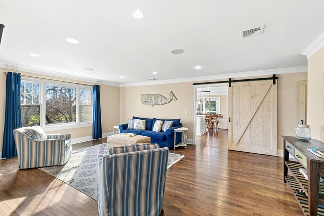 Building Photo - 103 Seafield Ln