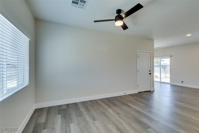 Building Photo - 1912 Carver Ave