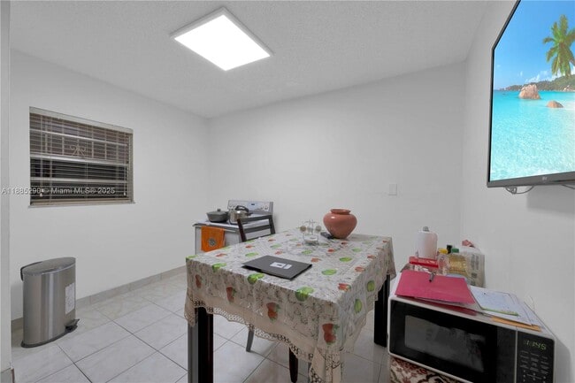 Foto del edificio - 334 E 18th St