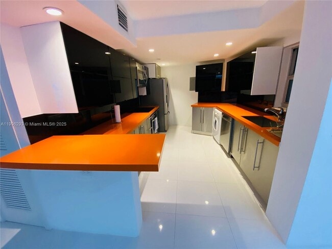 Foto del edificio - 1881 Washington Ave