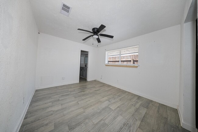 Building Photo - 16302 Summer Wind Dr