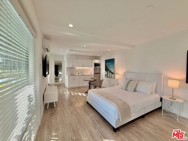 Foto del edificio - 5805 W 8th St