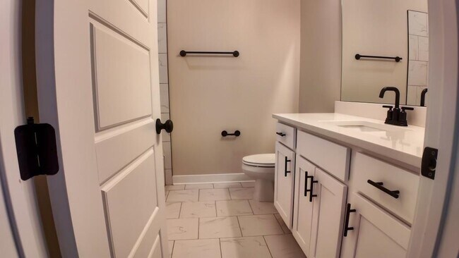 Foto del edificio - 5698 Ardsley Dr E