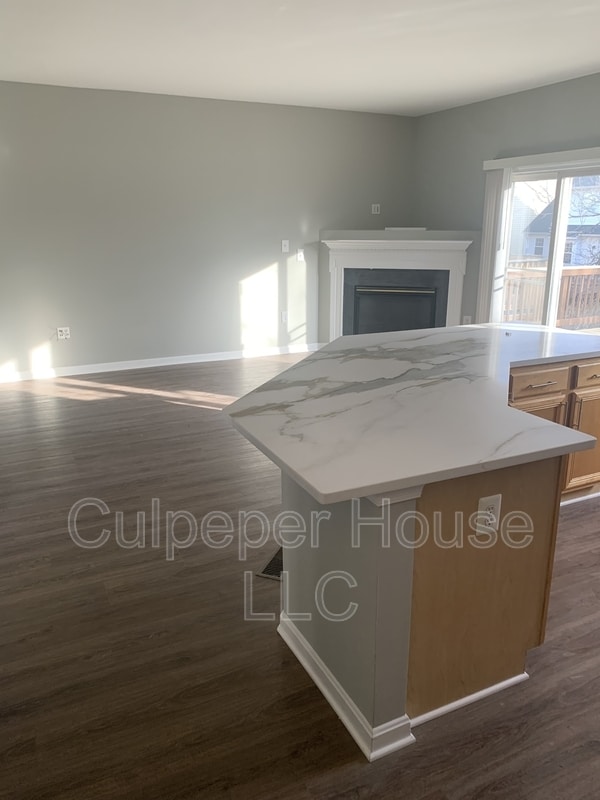 Building Photo - 43771 Maison Blanc Square