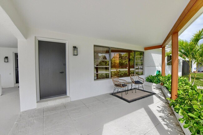 Foto del edificio - 411 NE 23rd Way