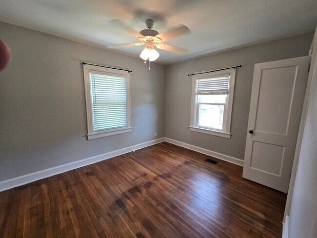 Building Photo - 3605 Navajo Dr