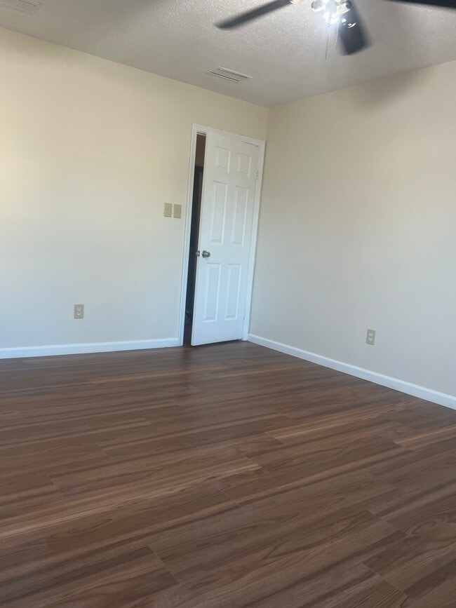 Photo - 705 Wagons Way House