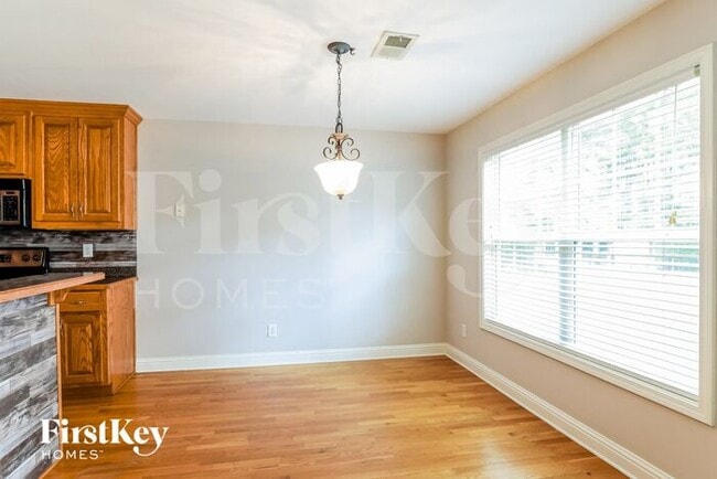Building Photo - 1306 Golden Way
