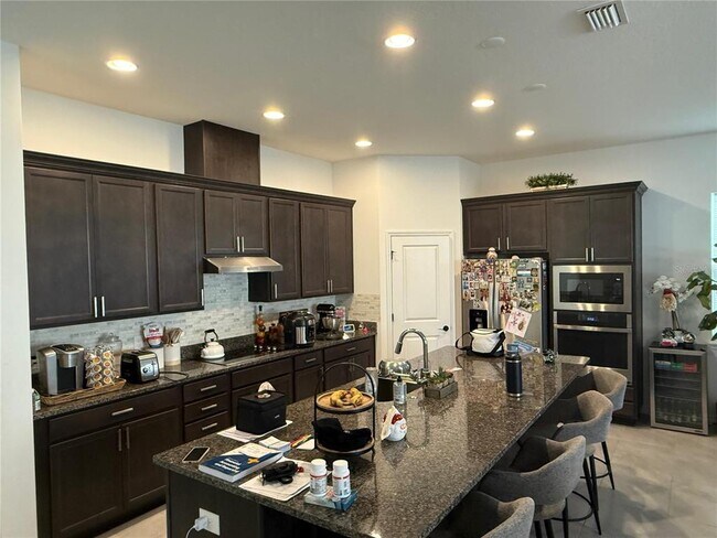 Foto del edificio - 16037 Micelli Dr