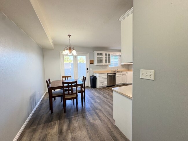 Building Photo - Furnished Housing