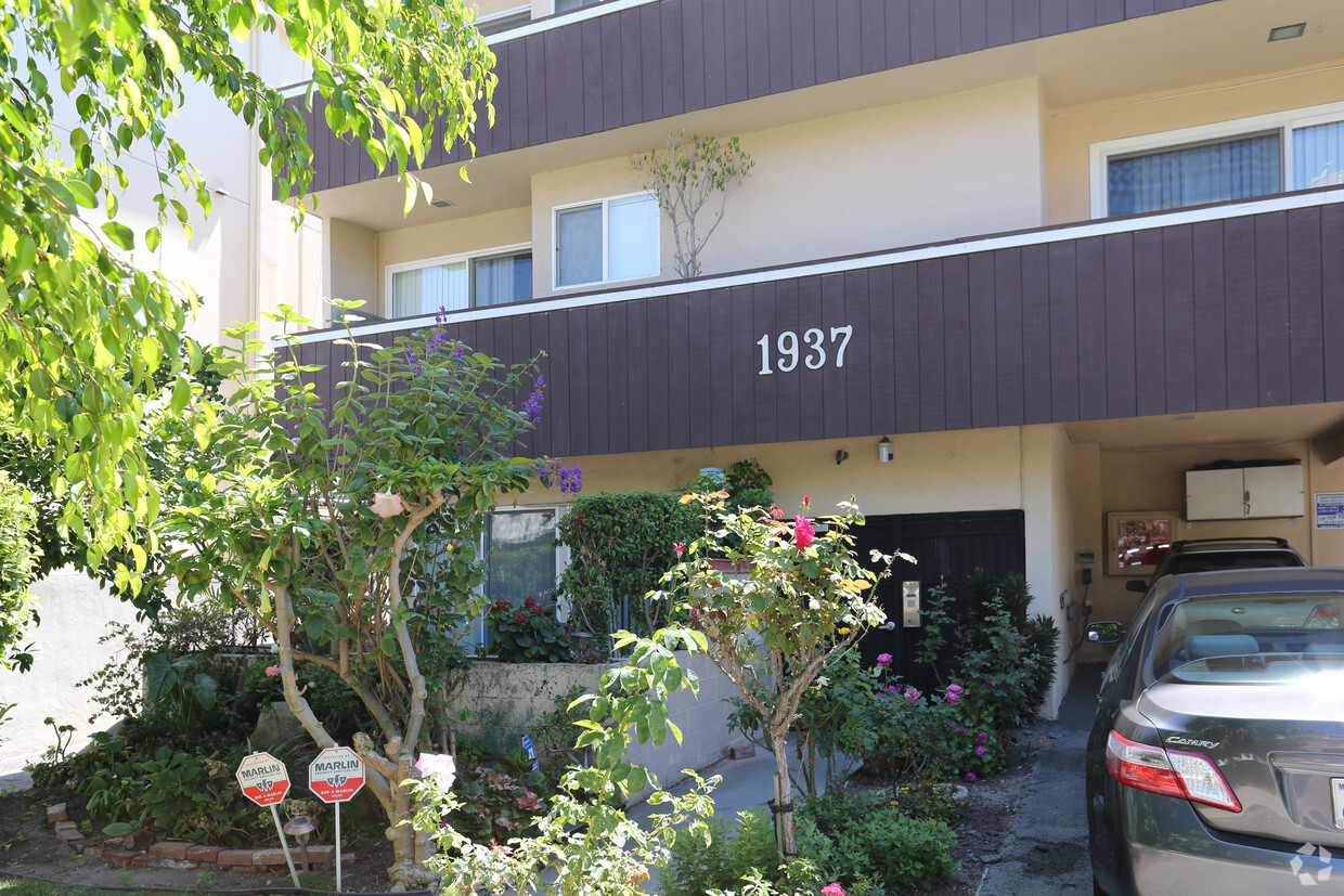 Building Photo - Pelham Apartments