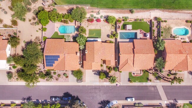 Building Photo - 9920 E Sutton Dr