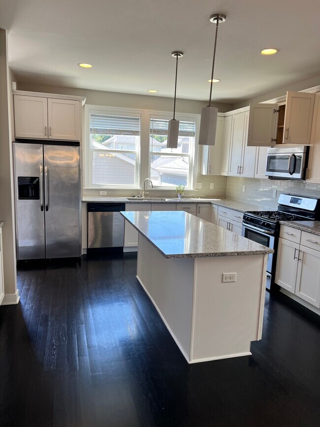 Kitchen - 1335 N Grant Ave