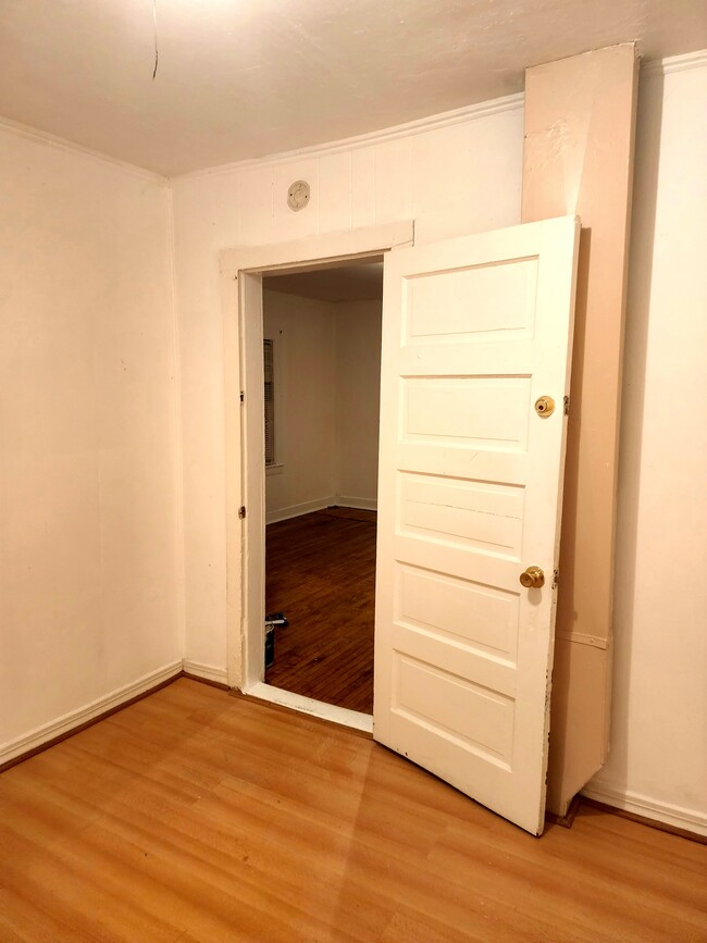 bedroom 1 - 2 Dane St