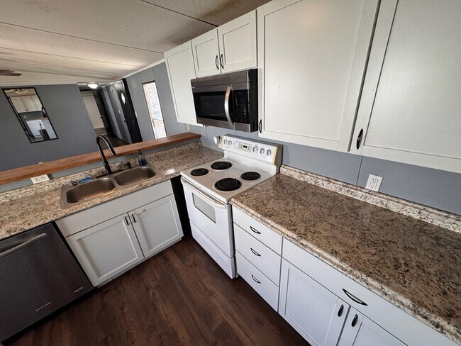 Foto del edificio - 7804 Stanley Rd