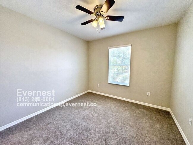Foto del edificio - 12929 Shady Fern Ln