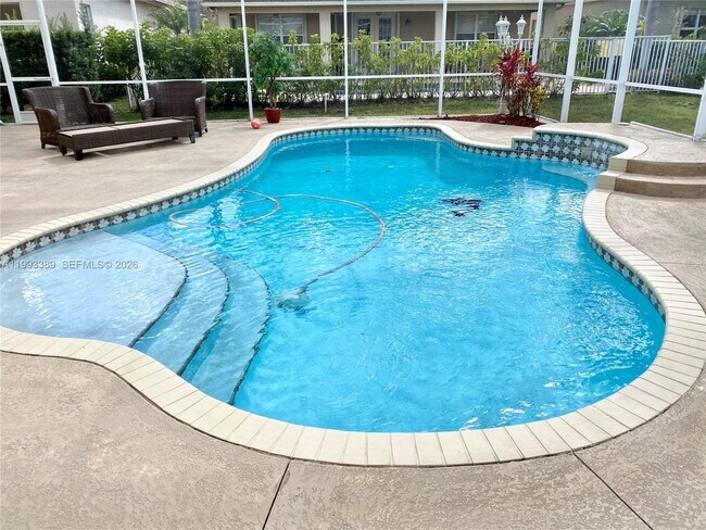 Foto del edificio - 4451 Seneca Ave