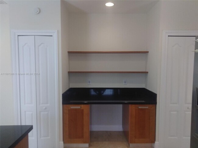 Foto del edificio - 3364 SW 28th Terrace