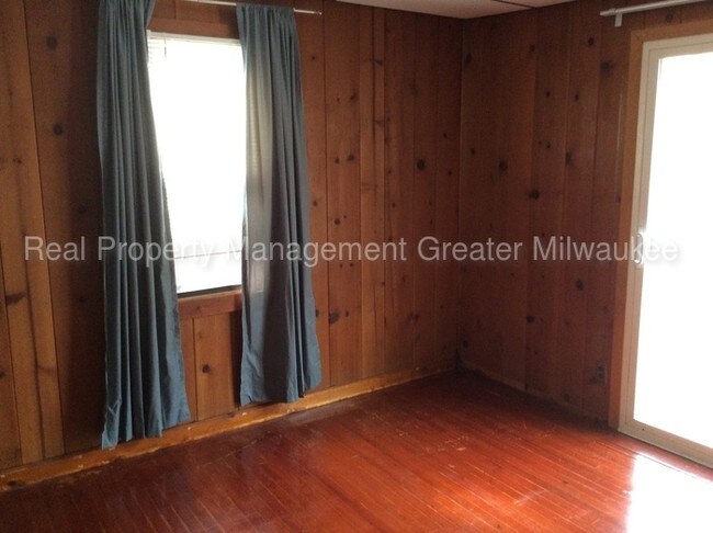 Building Photo - 2 bedroom Lake Cottage