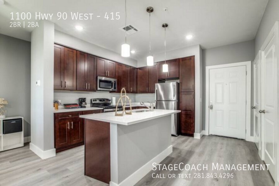 Foto principal - 1100 Hwy 90 W