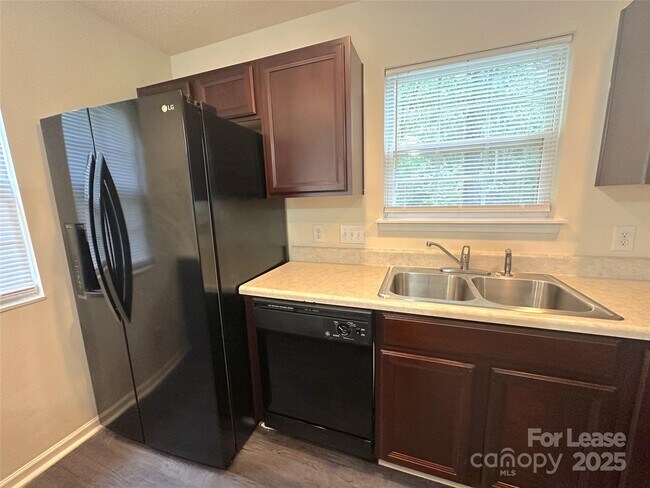 Building Photo - 3040 Caldwell Ridge Pkwy