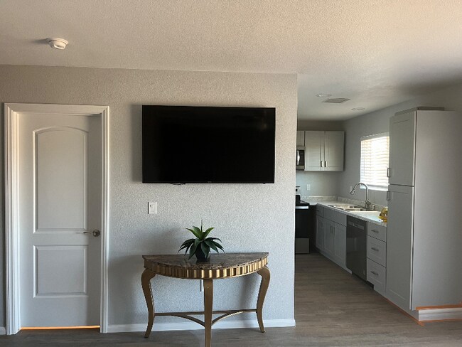 Foto del edificio - 12327 Farmington St