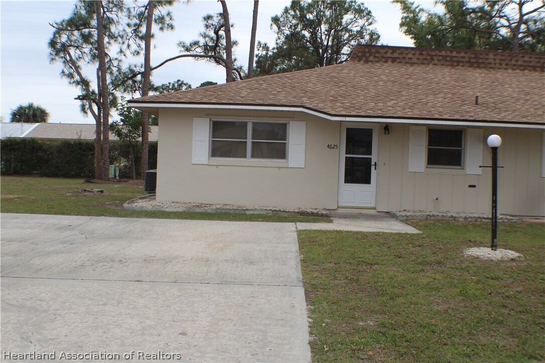 4625 Leucadendra Dr, Sebring, FL 33872 Townhome Rentals in Sebring FL