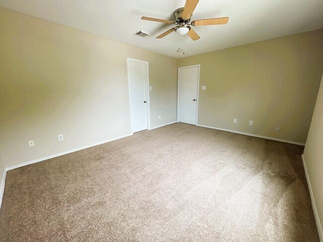 Foto del edificio - 436 Mystic Glen Loop