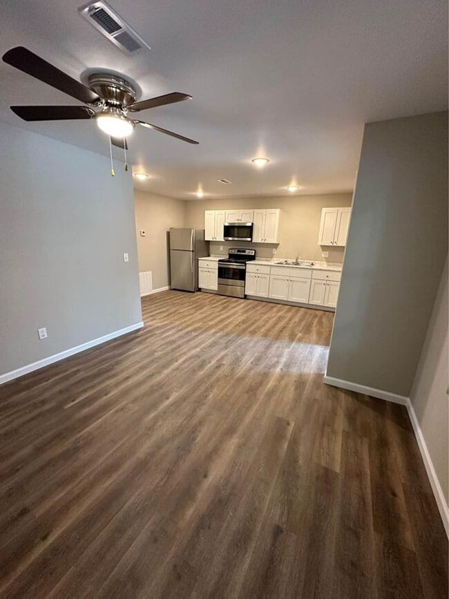 Building Photo - 2 bed 1 bath apartment in Jackson, MO