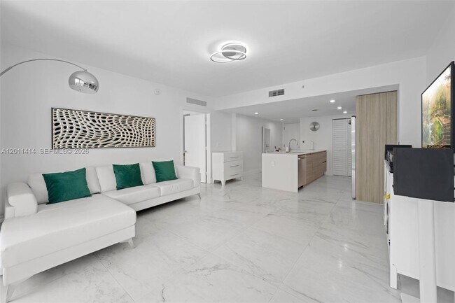 Foto del edificio - 6620 Indian Creek Dr