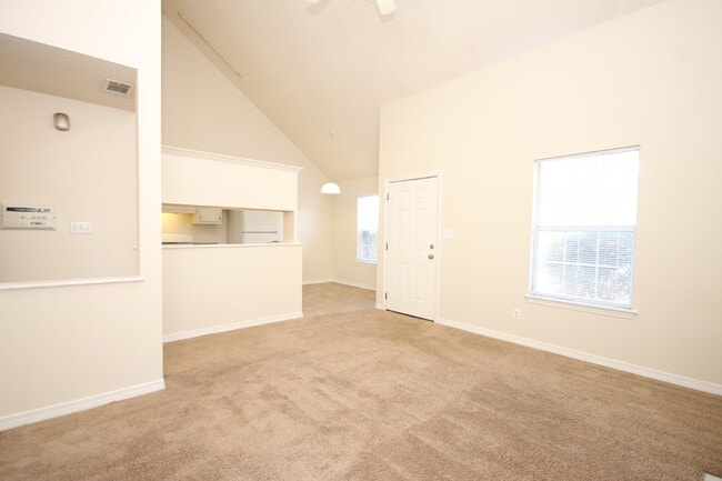Building Photo - Spacious 3BR/2BA Home in West Pensacola – ...
