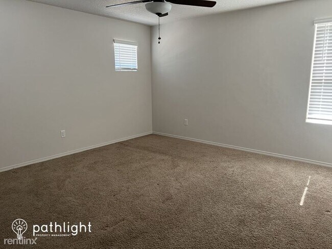 Foto del edificio - 4 br, 2.5 bath House - 7032 Hearthstone Ro...