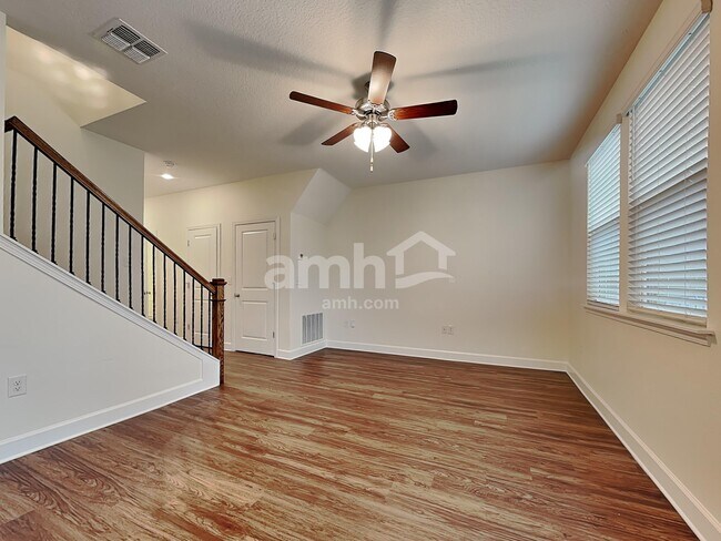 Foto del edificio - 1241 Tan Tara Trl