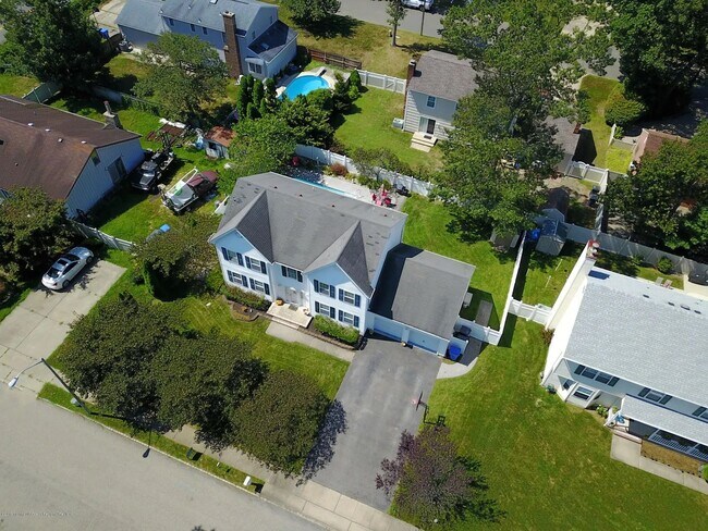 Building Photo - Charming Colonial on Quiet Cul-de-Sac