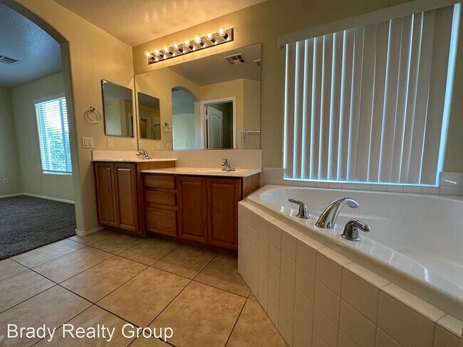 Foto del edificio - 3 br, 2.5 bath House - 9244 Freedom Height...