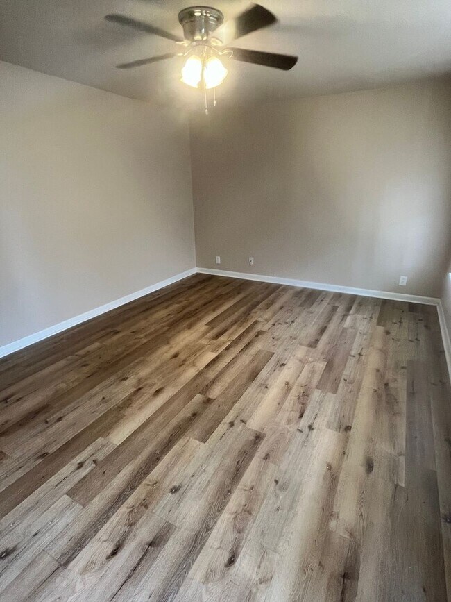 Foto del edificio - 3501 Robinhood - 3 Bedroom 1 Bath - TISD