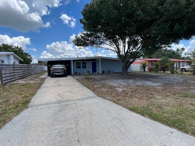 Building Photo - 4805 23rd St W
