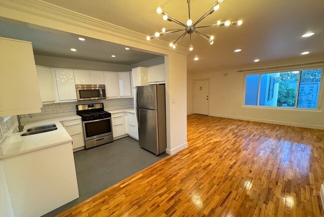Building Photo - 8585 Pickford St