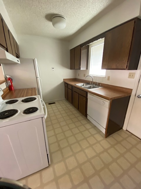 Kitchen - 1502 N 4th St