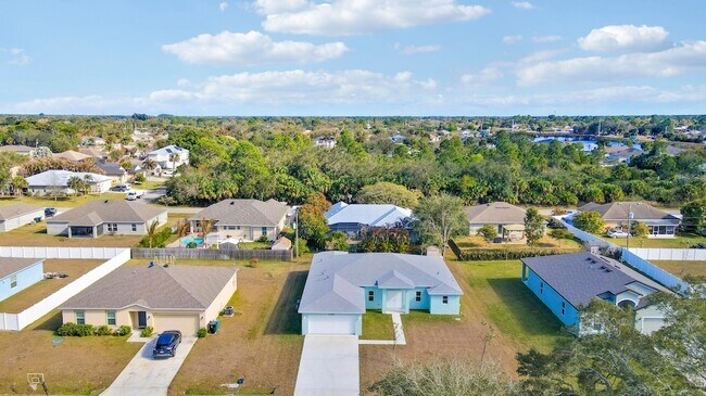 Foto del edificio - 2361 SW Chateau Terrace