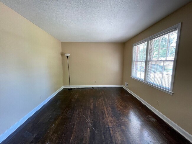 Building Photo - 6524 Camelot St