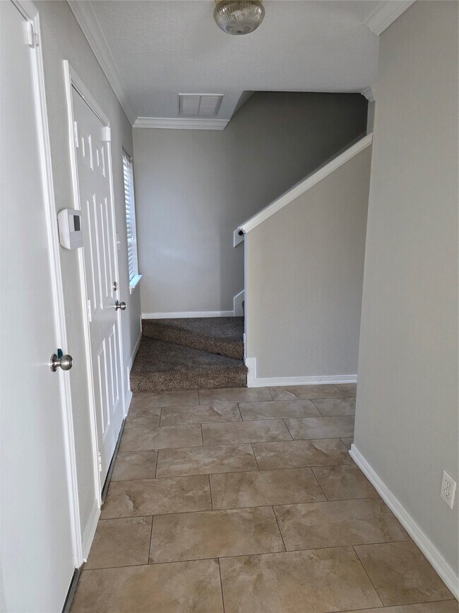 Building Photo - 15146 Grassington Dr