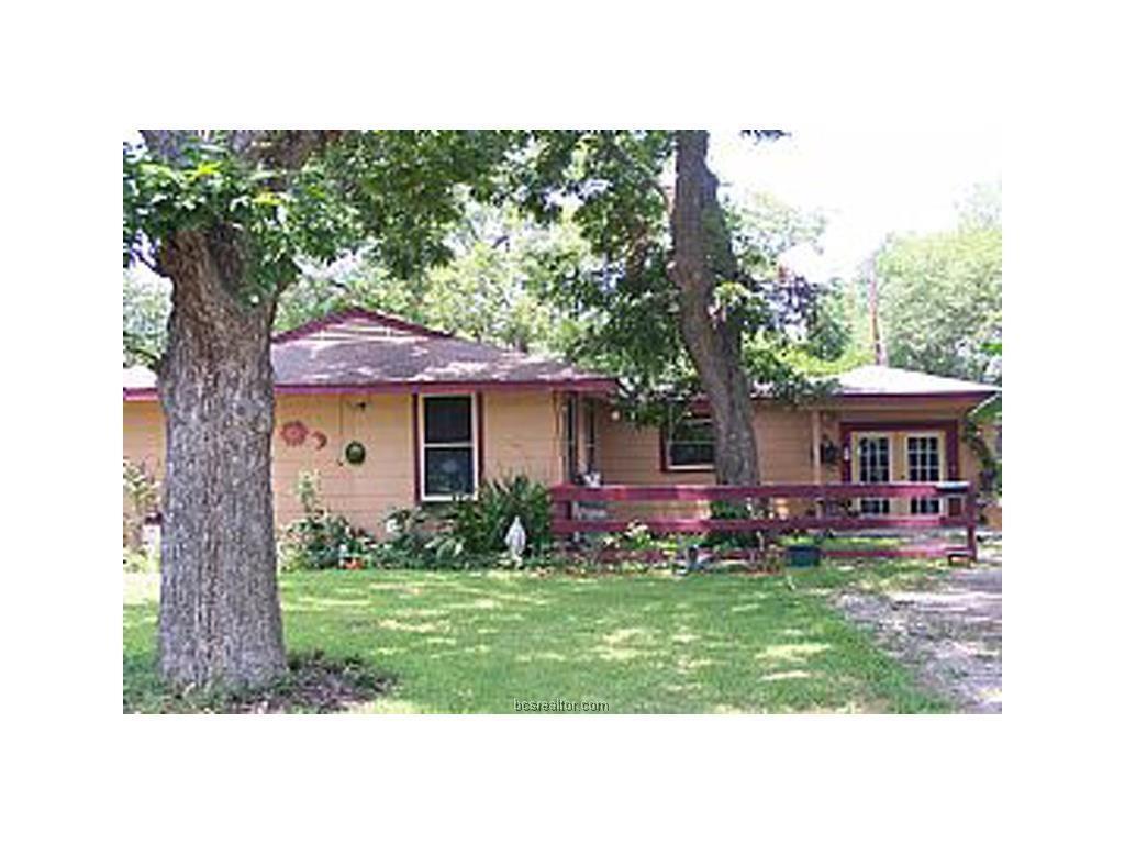 Primary Photo - 1417 Oakwood St