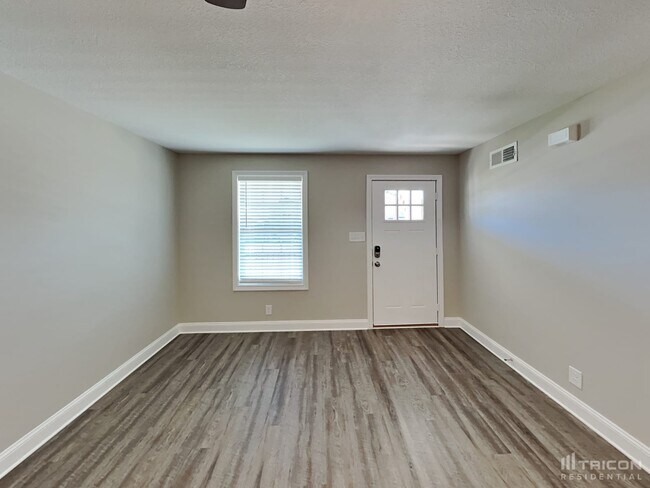 Building Photo - 633 Battery Ct