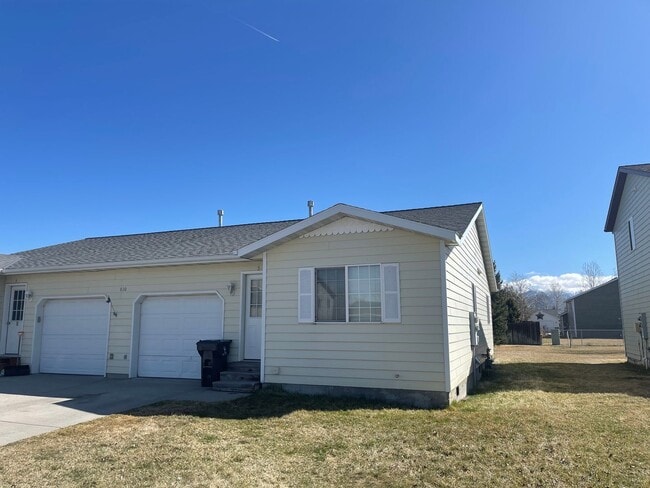 Foto del edificio - 2 Bedrooms, 2 Bath, 1 garage