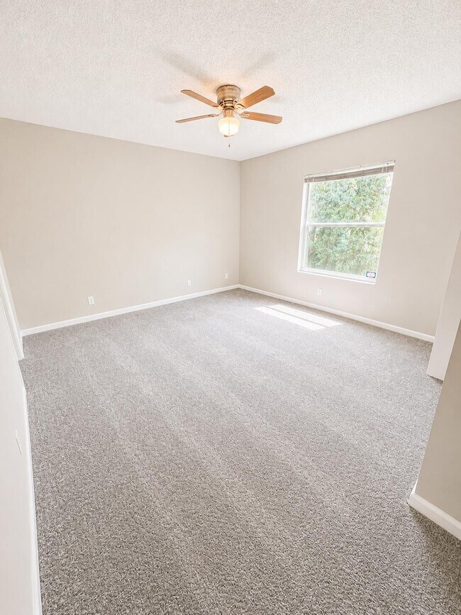 Foto del edificio - 6892 Mill Brook Pl