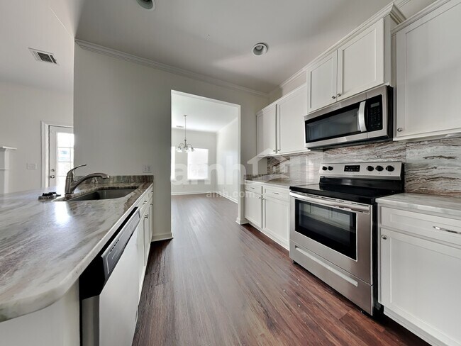 Foto del edificio - 131 Waverly Way